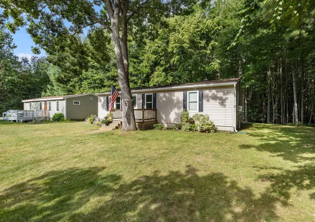 Photo 3 of Manufactured home for sale at 50 Judith St, Danville, NH 03819 | MLS# 5110396 | Listing updated on 2026-10-01