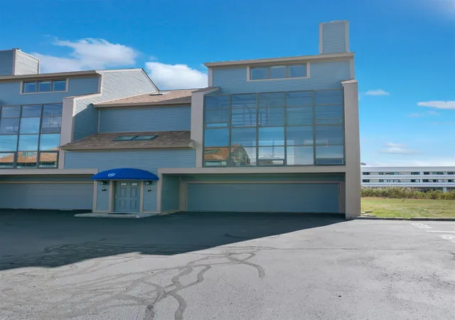 Photo 2 of Townhouse for sale at 581 Ocean Blvd #7, Hampton, NH 03842 | MLS# 5110413 | Listing updated on 2026-10-17