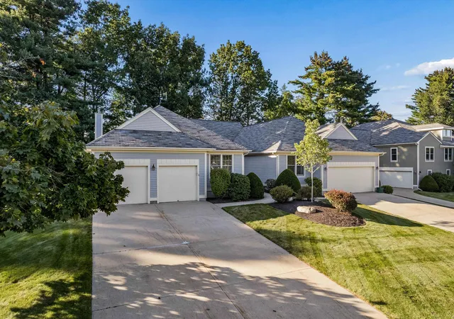 Photo 1 of Condo for sale at 39 Saint Andrews Dr, Bedford, NH 03110 | MLS# 5110415 | Listing updated on 2026-10-19