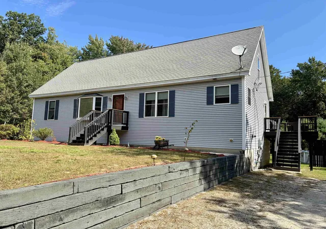 Photo 3 of Single family home for sale at 74 Snow Pond Rd, Concord, NH 03301 | MLS# 5110424 | Listing updated on 2026-10-11
