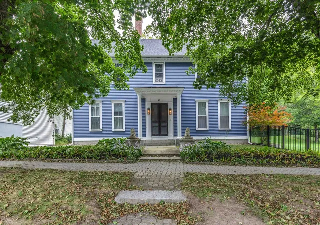 Photo 3 of Single family home for sale at 21 E Main St, Warner, NH 03278 | MLS# 5110480 | Listing updated on 2026-09-30