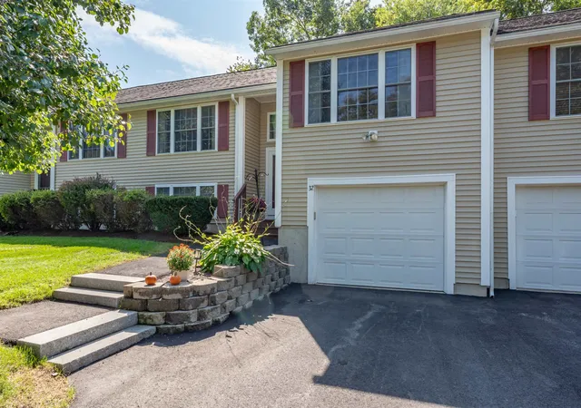 Photo 3 of Townhouse for sale at 32 Forrest St, East Hampstead, NH 03826 | MLS# 5110491 | Listing updated on 2026-10-15