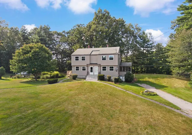 Photo 3 of Multi family home for sale at 31 Juniper Rd #Unit L & Unit R, Derry, NH 03038 | MLS# 5110523 | Listing updated on 2026-10-06