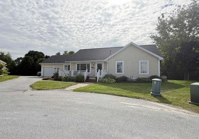 Photo 2 of Single family home for sale at 15 Griswold Dr, Rutland City, VT 05701 | MLS# 5110553 | Listing updated on 2026-10-20