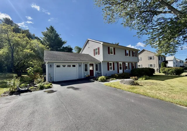 Photo 1 of Single family home for sale at 10 Pearson Dr, Dover, NH 03820 | MLS# 5110555 | Listing updated on 2026-10-29
