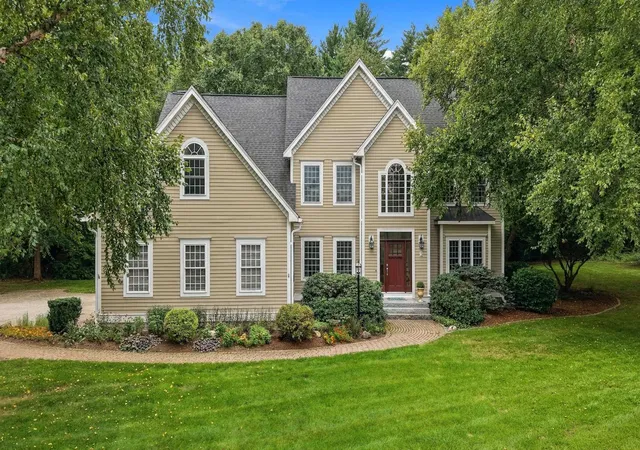 Photo 1 of Sale Pending at 5 New S Dr, Amherst, NH 03031 | MLS# 5110571 | Listing updated on 2026-09-30
