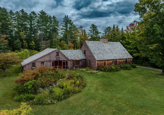 Photo 1 of Single family home for sale at 482 Prospect St, Lancaster, NH 03584 | MLS# 5110623 | Listing updated on 2026-10-22