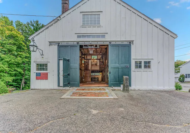 Photo 1 of Single family home for sale at 1079 US Route 3, Holderness, NH 03245 | MLS# 5110634 | Listing updated on 2026-10-21