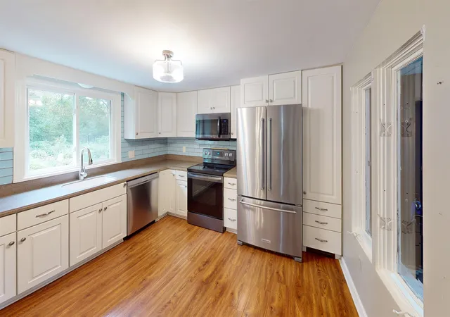Photo 3 of Single family home for sale at 4 Corwin Dr, Derry, NH 03038 | MLS# 5110635 | Listing updated on 2026-10-13