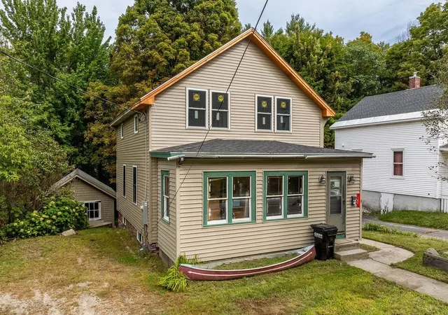 Photo 1 of Single family home for sale at 142 Maple St, Newport, NH 03773 | MLS# 5110666 | Listing updated on 2026-10-05