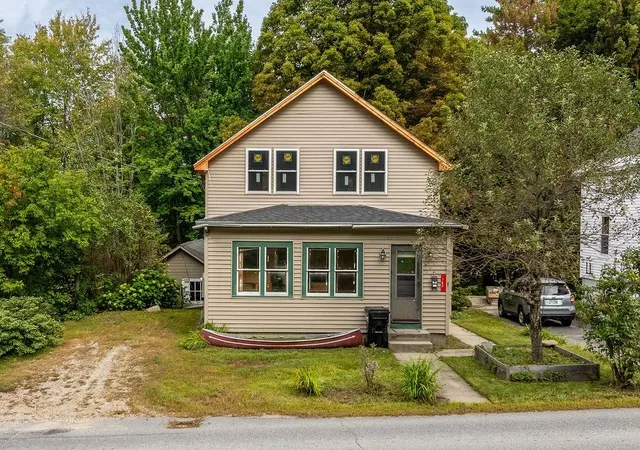 Photo 2 of Single family home for sale at 142 Maple St, Newport, NH 03773 | MLS# 5110666 | Listing updated on 2026-10-05
