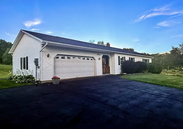 Photo 2 of Sale Pending at 315 E Cobble Hl Rd, Barre, VT 05641 | MLS# 5110697 | Listing updated on 2026-10-02
