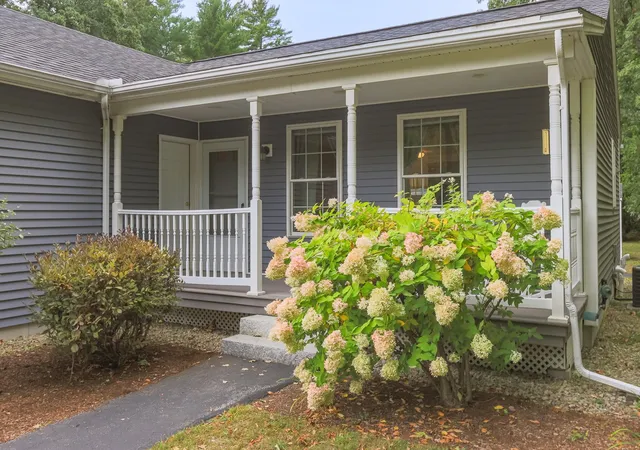 Photo 2 of Single family home for sale at 14 Tower Cir, Concord, NH 03303 | MLS# 5110710 | Listing updated on 2026-10-17