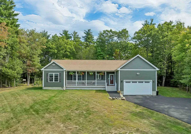 Single family home for sale at 1 Corey Rd, Deerfield, NH 03037 | MLS# 5110716