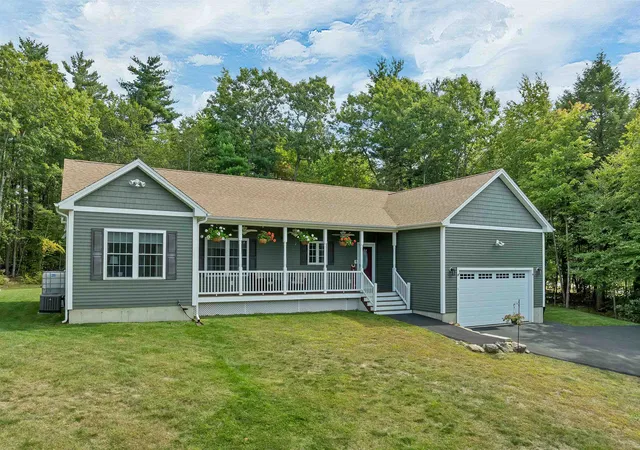 Photo 2 of Single family home for sale at 1 Corey Rd, Deerfield, NH 03037 | MLS# 5110716 | Listing updated on 2026-10-14