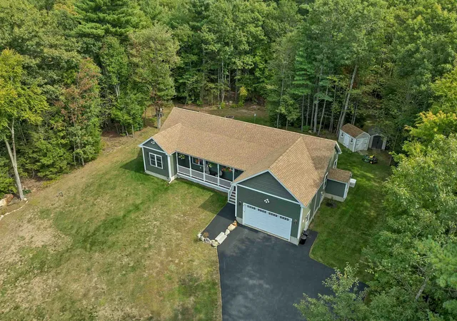 Photo 3 of Single family home for sale at 1 Corey Rd, Deerfield, NH 03037 | MLS# 5110716 | Listing updated on 2026-10-14