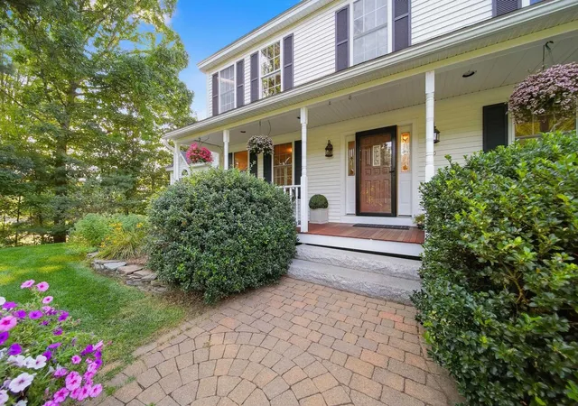 Photo 2 of Sale Pending at 20 Winter Dr, Hooksett, NH 03106 | MLS# 5110736 | Listing updated on 2026-09-29