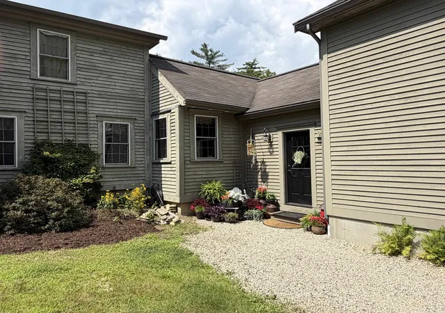 Photo 2 of Single family home for sale at 355 Stage Rd, Nottingham, NH 03290 | MLS# 5110741 | Listing updated on 2026-10-14