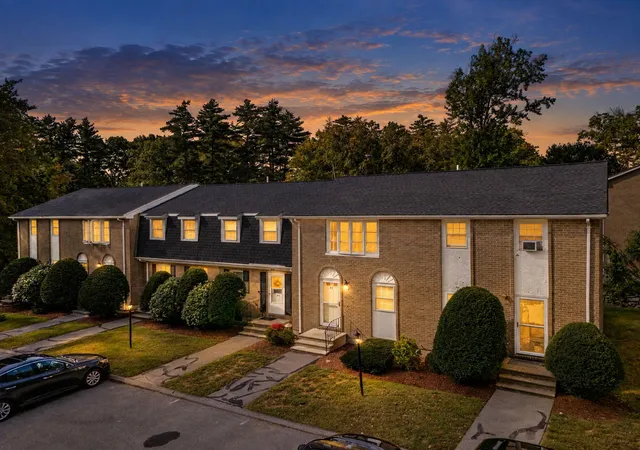 Photo 1 of Townhouse for sale at 45 Fieldstone Dr, Londonderry, NH 03053 | MLS# 5110758 | Listing updated on 2026-10-14