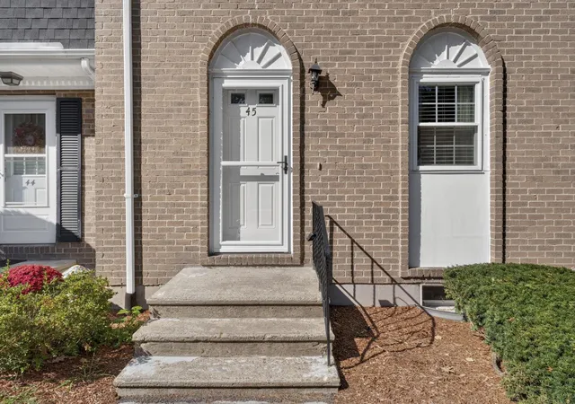 Photo 3 of Townhouse for sale at 45 Fieldstone Dr, Londonderry, NH 03053 | MLS# 5110758 | Listing updated on 2026-10-14