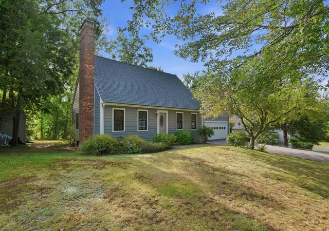 Photo 3 of Single family home for sale at 50 Shawmut St, Concord, NH 03301 | MLS# 5110865 | Listing updated on 2026-09-29