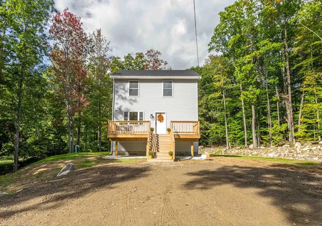 Photo 1 of Single family home for sale at 29 Franconia Dr, New Durham, NH 03855 | MLS# 5110886 | Listing updated on 2026-10-08