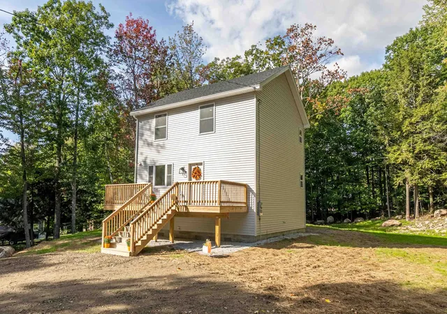 Photo 2 of Single family home for sale at 29 Franconia Dr, New Durham, NH 03855 | MLS# 5110886 | Listing updated on 2026-10-08