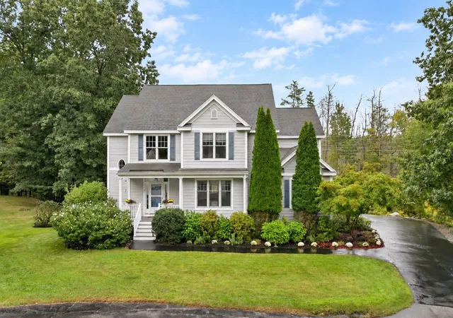 Single family home for sale at 7 Quail Holw, Stratham, NH 03885 | MLS# 5110895