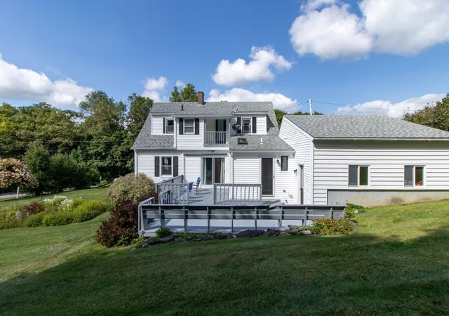 Photo 3 of Single family home for sale at 17 Sunset Ter, Derby, VT 05829 | MLS# 5110900 | Listing updated on 2026-10-11