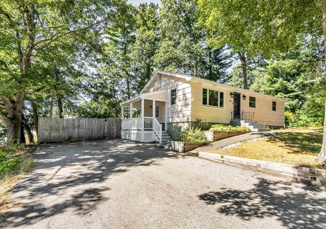 Photo 1 of Single family home for sale at 53 Tenby Dr, Nashua, NH 03062 | MLS# 5110904 | Listing updated on 2026-10-23