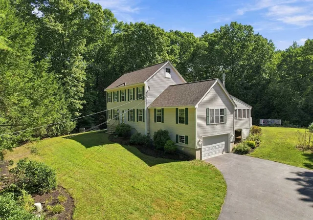 Photo 1 of Single family home for sale at 27 Peabody Dr, Danville, NH 03819 | MLS# 5110919 | Listing updated on 2026-09-29