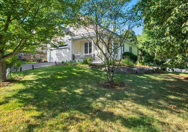 Photo 3 of Single family home for sale at 14 Fieldstone Dr, South Burlington, VT 05403 | MLS# 5110931 | Listing updated on 2026-10-16