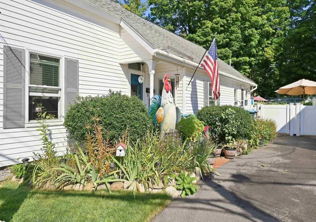 Photo 2 of Single family home for sale at 14 Clinton St, Concord, NH 03301 | MLS# 5110946 | Listing updated on 2026-10-01