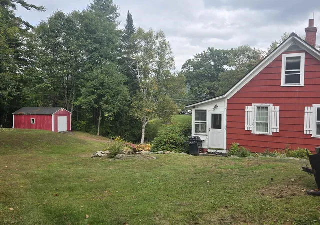 Photo 3 of Single family home for sale at 226 Oak St, Newport, NH 03773 | MLS# 5110985 | Listing updated on 2026-09-23