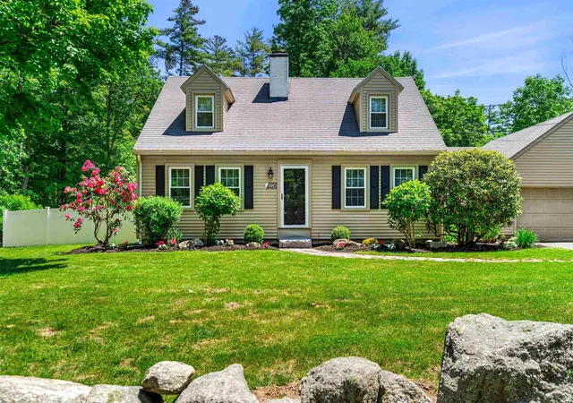Photo 1 of Single family home for sale at 190 Nashua Rd, Bedford, NH 03110 | MLS# 5111041 | Listing updated on 2026-10-03