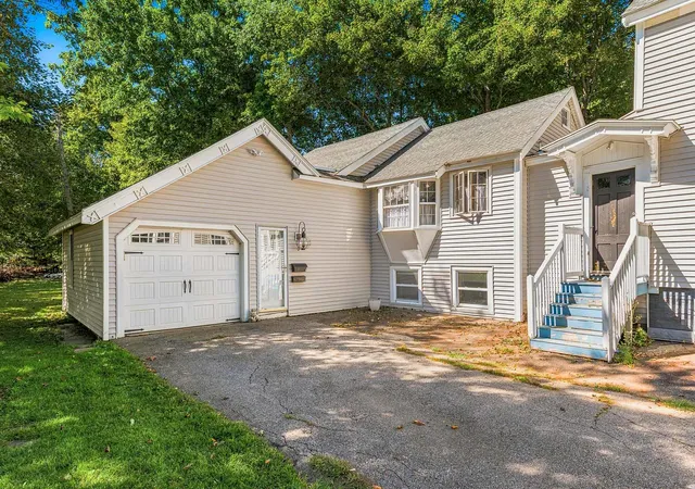Photo 2 of Condo for sale at 20 Epping Rd #D, Exeter, NH 03833 | MLS# 5111047 | Listing updated on 2026-10-16