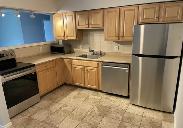 Photo 1 of Sale Pending at 22 Mercury Dr #B, Londonderry, NH 03053 | MLS# 5111050 | Listing updated on 2026-10-09