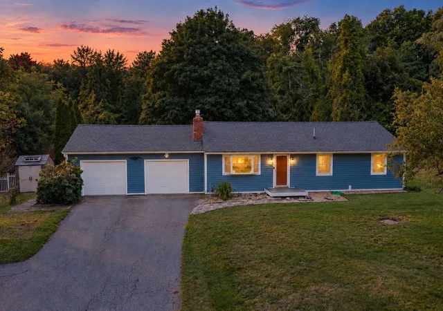 Single family home for sale at 1 Hickory Ln, Kensington, NH 03833 | MLS# 5111068