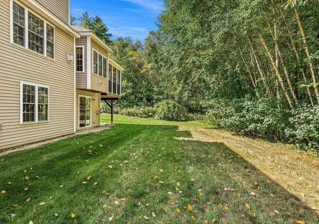 Photo 4 of Condo for sale at 39 Forrest St, Hampstead, NH 03826 | MLS# 5111081 | Listing updated on 2026-10-07