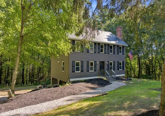 Single family home for sale at 27 Hampshire Dr, Derry, NH 03038 | MLS# 5111088 | Listing updated on 2026-10-15