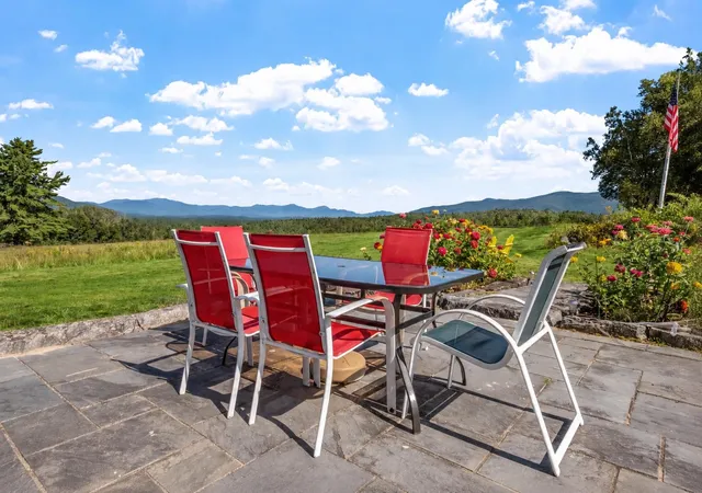 Photo 1 of Single family home for sale at 5 2 Ferry Rd, Moultonborough, NH 03254 | MLS# 5111104 | Listing updated on 2026-10-25