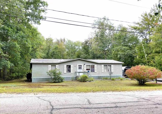 Photo 3 of Manufactured home for sale at 5 Willow Ter, Loudon, NH 03307 | MLS# 5111129 | Listing updated on 2026-10-02