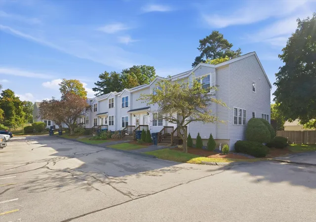 Photo 2 of Townhouse for sale at 107 Franklin St Ext #3, Derry, NH 03038 | MLS# 5111148 | Listing updated on 2026-10-02