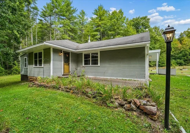 Photo 2 of Single family home for sale at 66 Currier Rd, Concord, NH 03301 | MLS# 5111152 | Listing updated on 2026-10-15