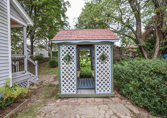 Photo 3 of Single family home for sale at 20 Granite St, Allenstown, NH 03275 | MLS# 5111158 | Listing updated on 2026-09-28