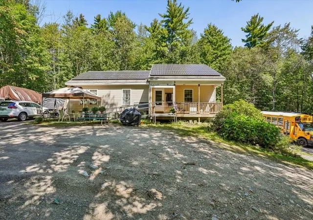 Photo 1 of Single family home for sale at 333 Ridge Rd, Farmington, NH 03835 | MLS# 5111168 | Listing updated on 2026-10-09