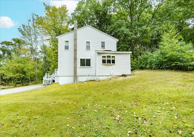 Photo 3 of Single family home for sale at 9 Beaver Lake Rd, Derry, NH 03038 | MLS# 5111169 | Listing updated on 2026-10-15