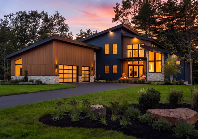 Photo 1 of Sale Pending at 6 Whistle Hl, Salem, NH 03079 | MLS# 5111178 | Listing updated on 2026-10-03