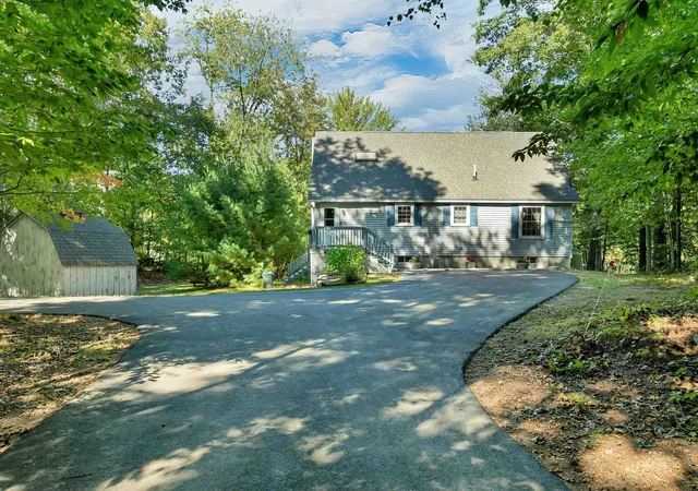Photo 1 of Single family home for sale at 71 Heatherwood Dr, Moultonborough, NH 03254 | MLS# 5111214 | Listing updated on 2026-09-28