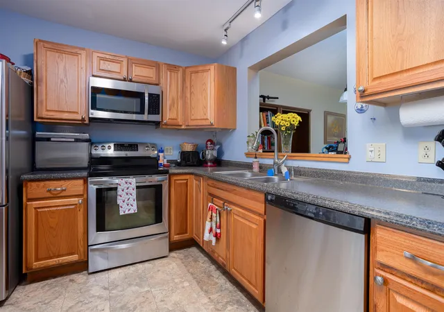 Photo 2 of Townhouse for sale at 36 Kinsington St, South Burlington, VT 05403 | MLS# 5111247 | Listing updated on 2026-10-16